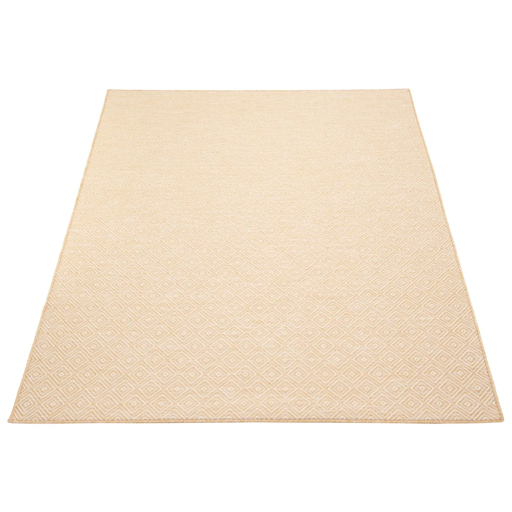 Gardenia Diamond Indoor/ Outdoor Gold Rug 6'7" x 9'6"