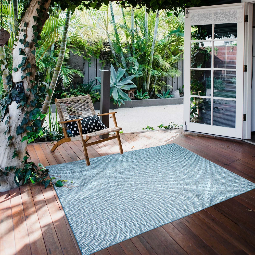 Gardenia Diamond Indoor/ Outdoor Light Blue Rug