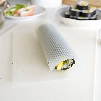 Rouleau à sushi en silicone Luki Lékué