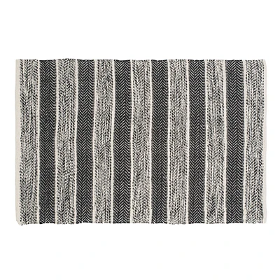 Black Stripe Pattern Rug 