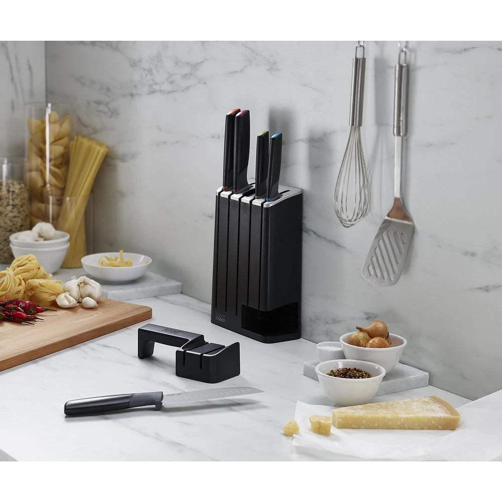 Joseph Joseph Elevate™ ensemble de couteaux avec aiguiseur SlimBlock, 5 pièces