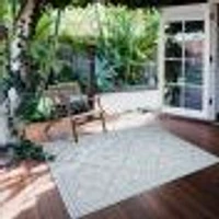 Gardenia Traditional Indoor/ Outdoor Light Blue Rug