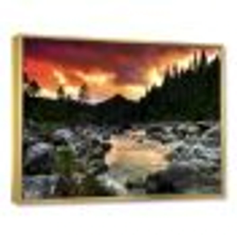 Toile « Rocky Mountain River at Sunset »