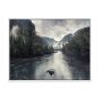 Toile imprimée « Mountain River with Fog and Rain »