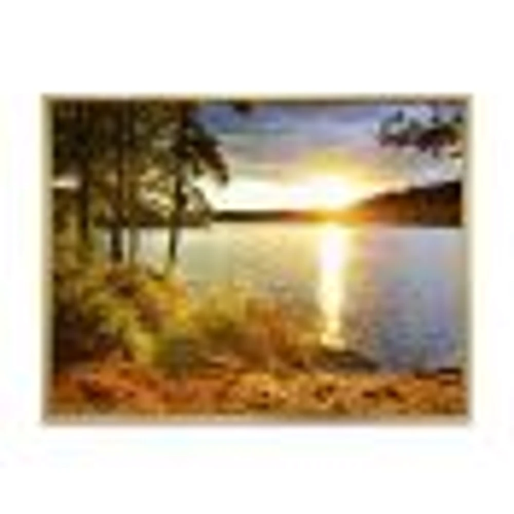 Toile imprimée « Beautiful View of Sunset over Lake