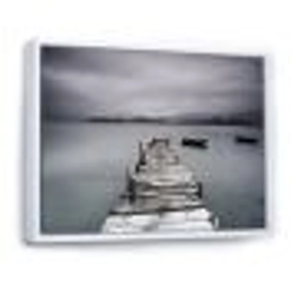 Toile « Pier and Boats at Seashore