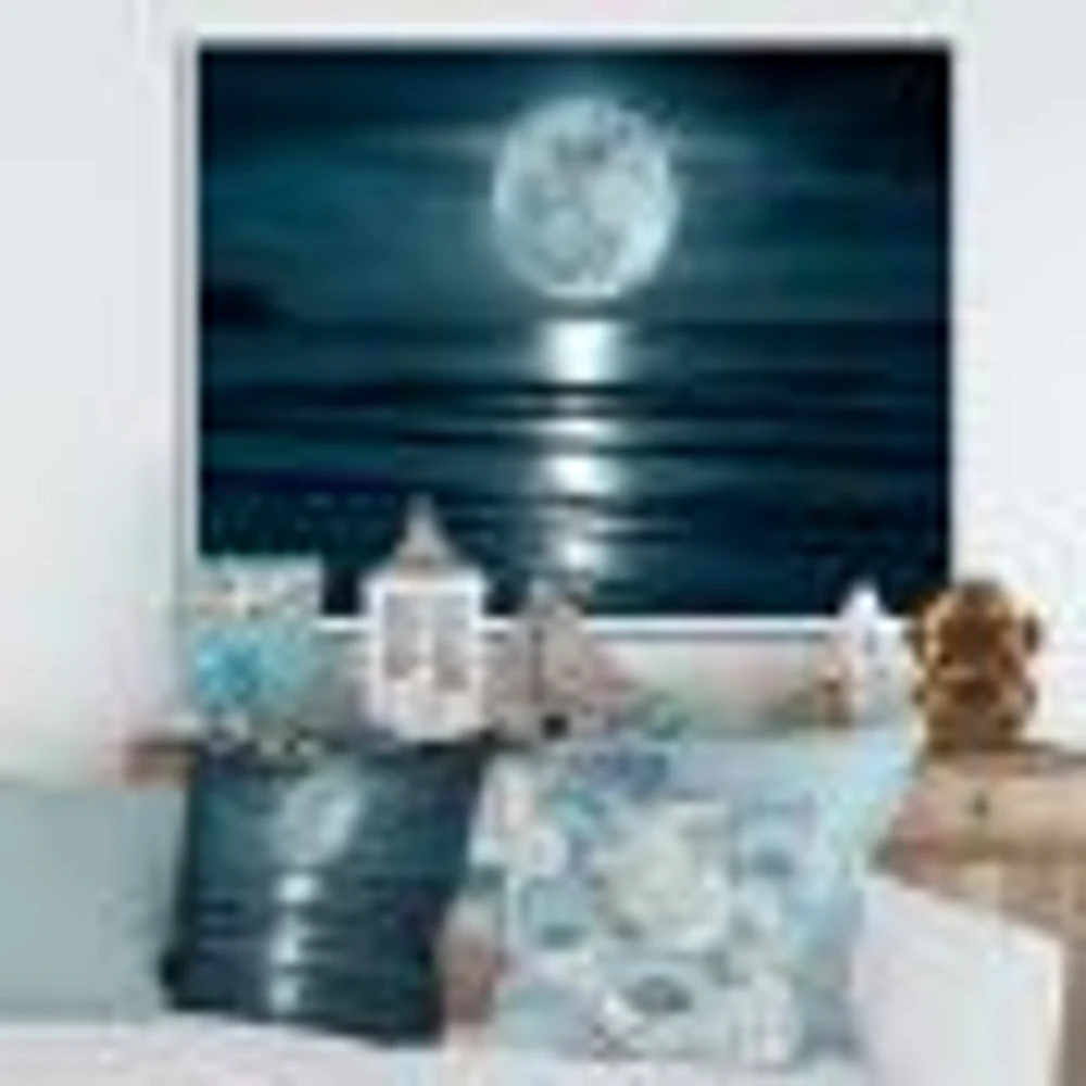 Toile « Super Moon Over The Sea I