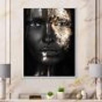 Toile « Portrait of A Afro American Girl with Gold Makeup »