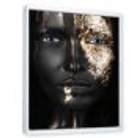 Toile « Portrait of A Afro American Girl with Gold Makeup »