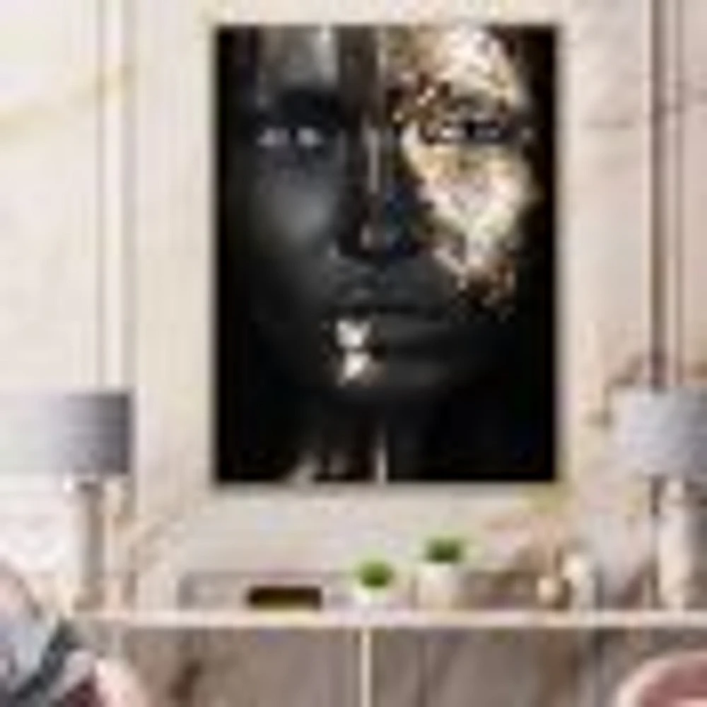 Toile « Portrait of A Afro American Girl with Gold Makeup »