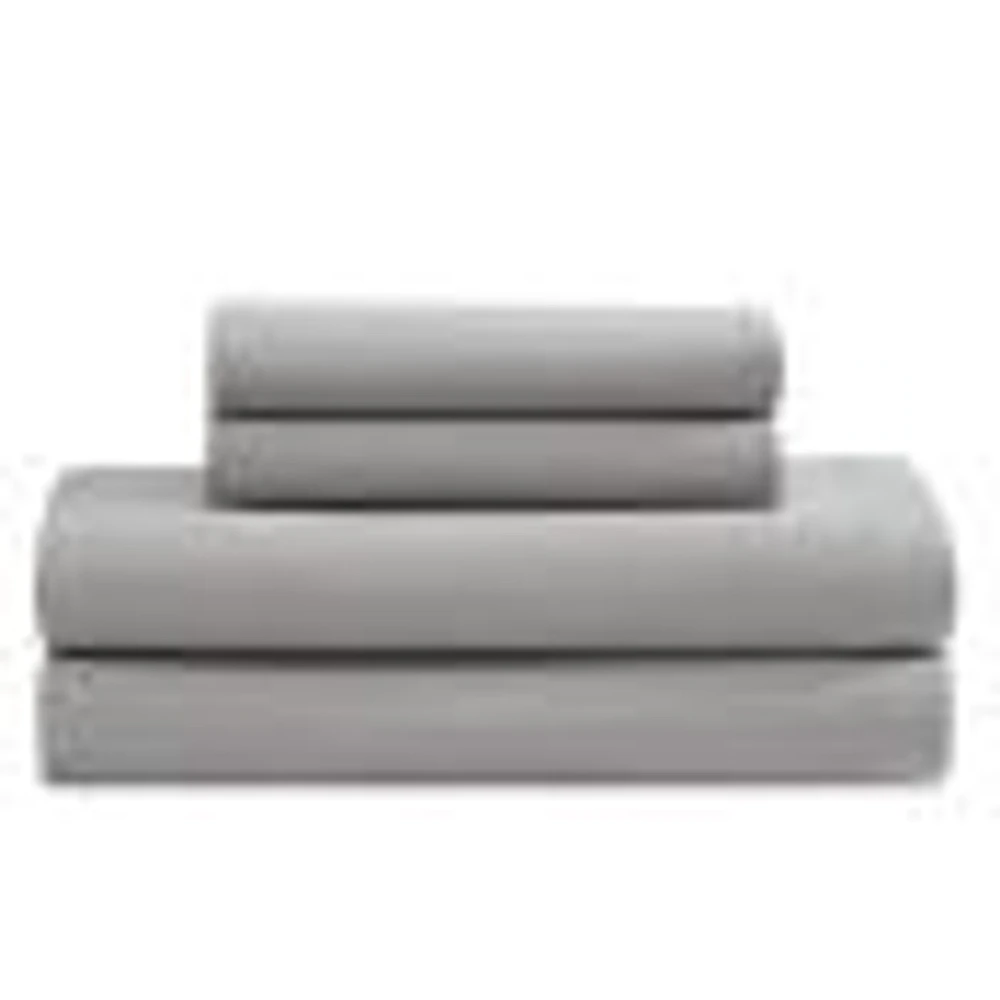 Pearl Edge Sateen T300 Sheet Set by Calvin Klein