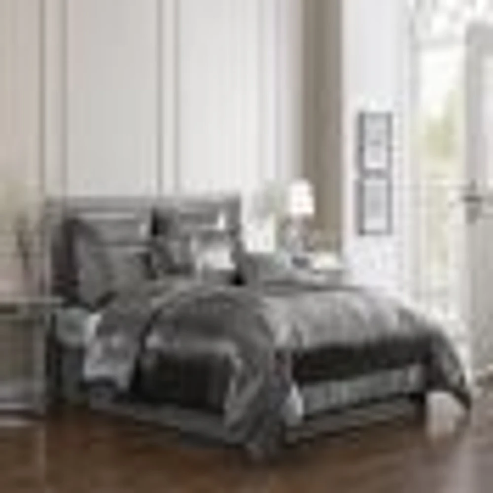 Kellen Comforter Set