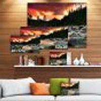 Toile « Rocky Mountain River at Sunset »