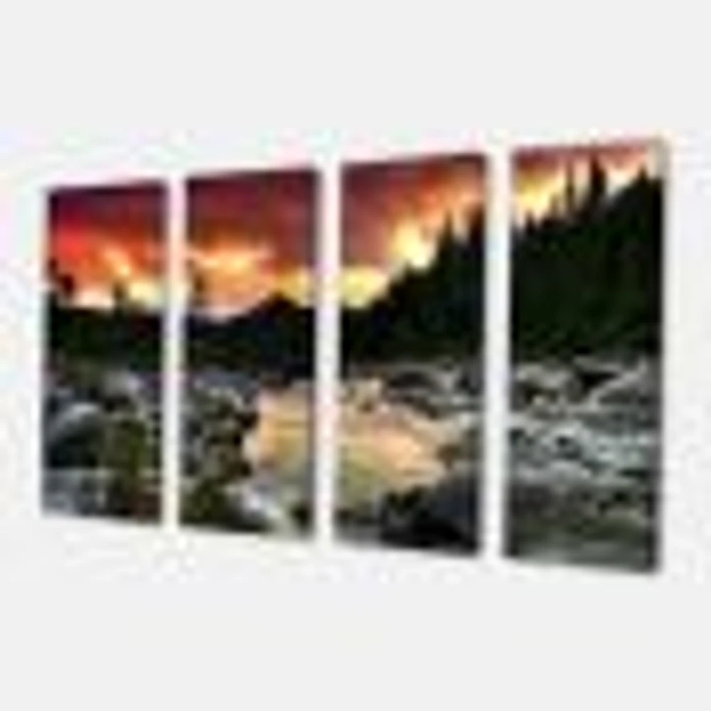 Toile imprimée « Rocky Mountain River at Sunset