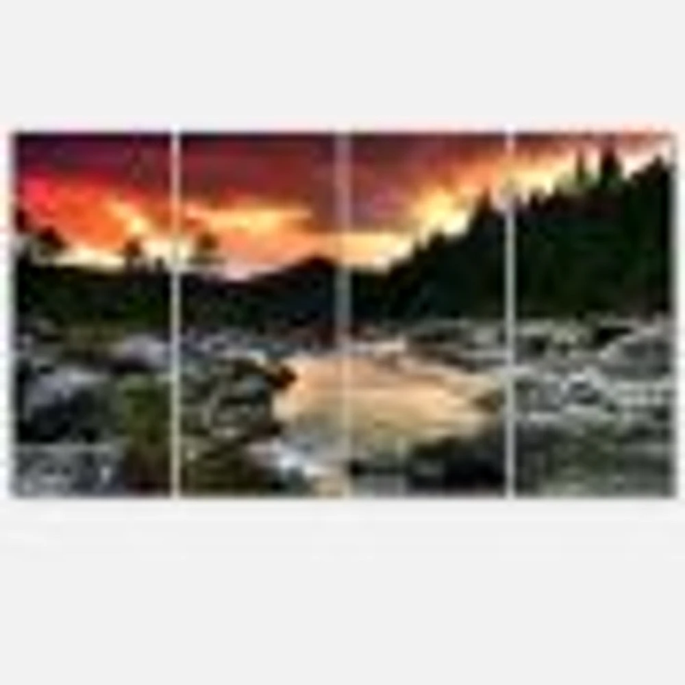 Toile imprimée « Rocky Mountain River at Sunset