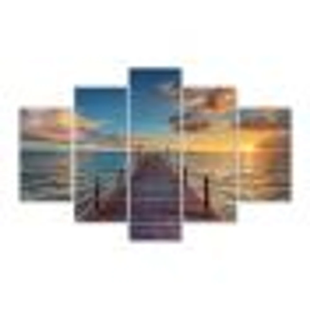 Toile « Brilliant Sunrise over Sea Pier