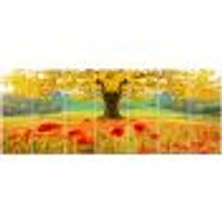 Toile « Beautiful Autumn Yellow Tree