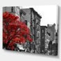 Toile « Red Tree on Black and White New York City Street »