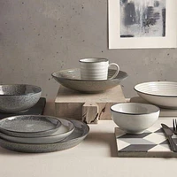 Moyen bol strié 25,5 cm « Studio Grey » par Denby