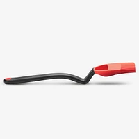 Pinceau « Brizzle » rouge en silicone par Dreamfarm - 29,9 cm