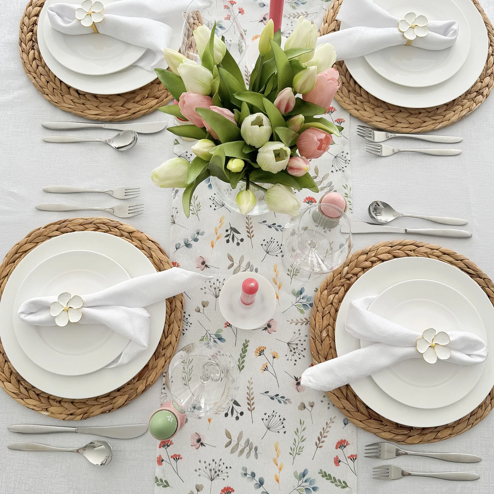 Set of 4 White Daisy Napkin Rings