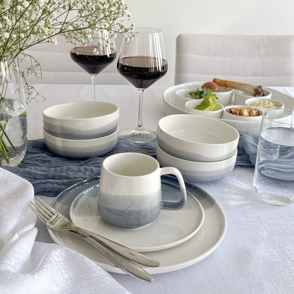 16-Piece Dinnerware Set by Nautica