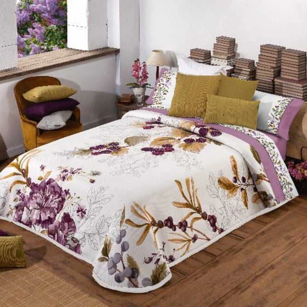 Fruitas Del Bosque Reversible Bedspread Set