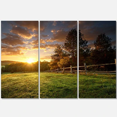 Toile imprimée « Fenced Ranch at Sunrise » - 3 panneaux