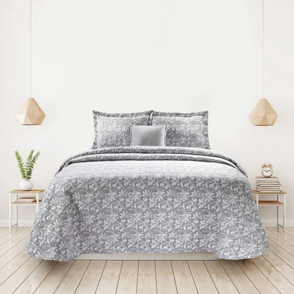 Bella Coverlet Set