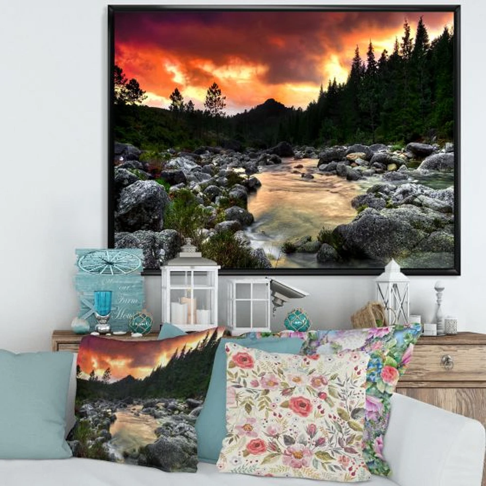 Toile « Rocky Mountain River at Sunset »