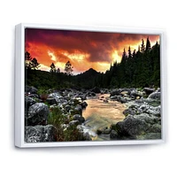 Toile « Rocky Mountain River at Sunset »