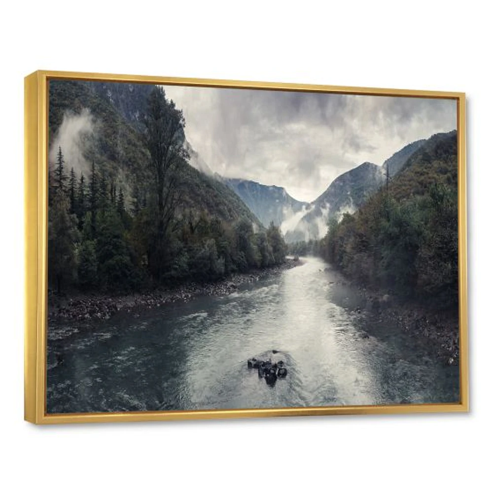 Toile imprimée « Mountain River with Fog and Rain »