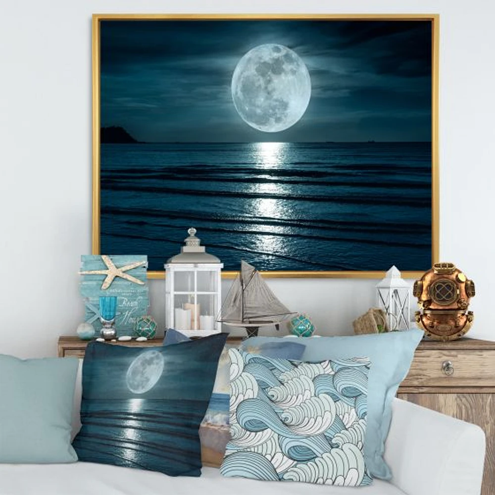 Toile « Super Moon Over The Sea I