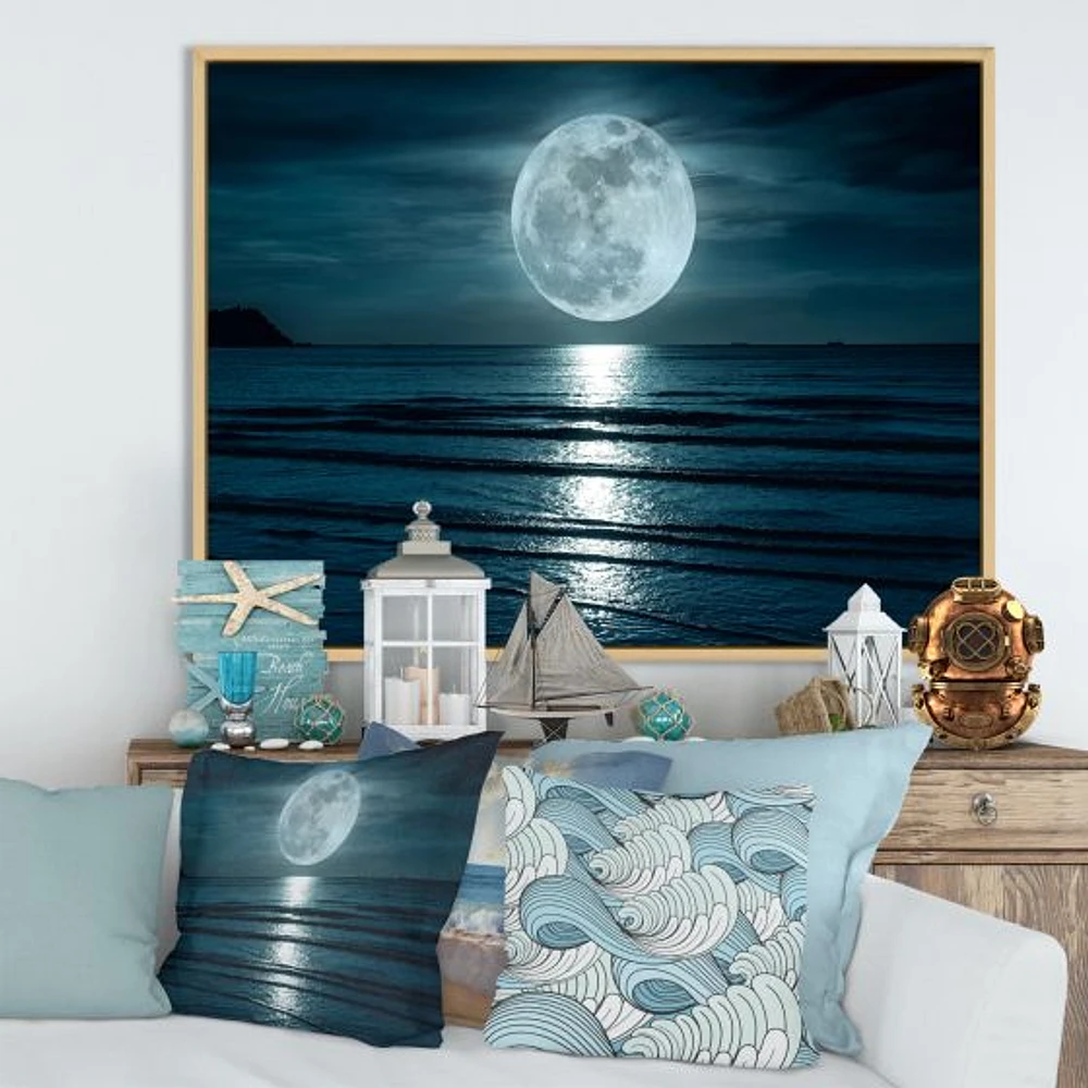 Toile « Super Moon Over The Sea I