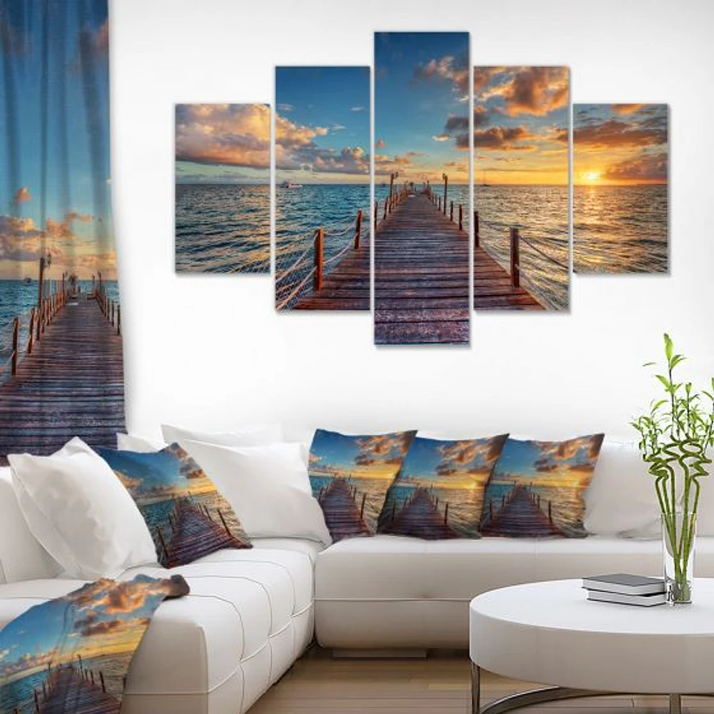 Toile « Brilliant Sunrise over Sea Pier