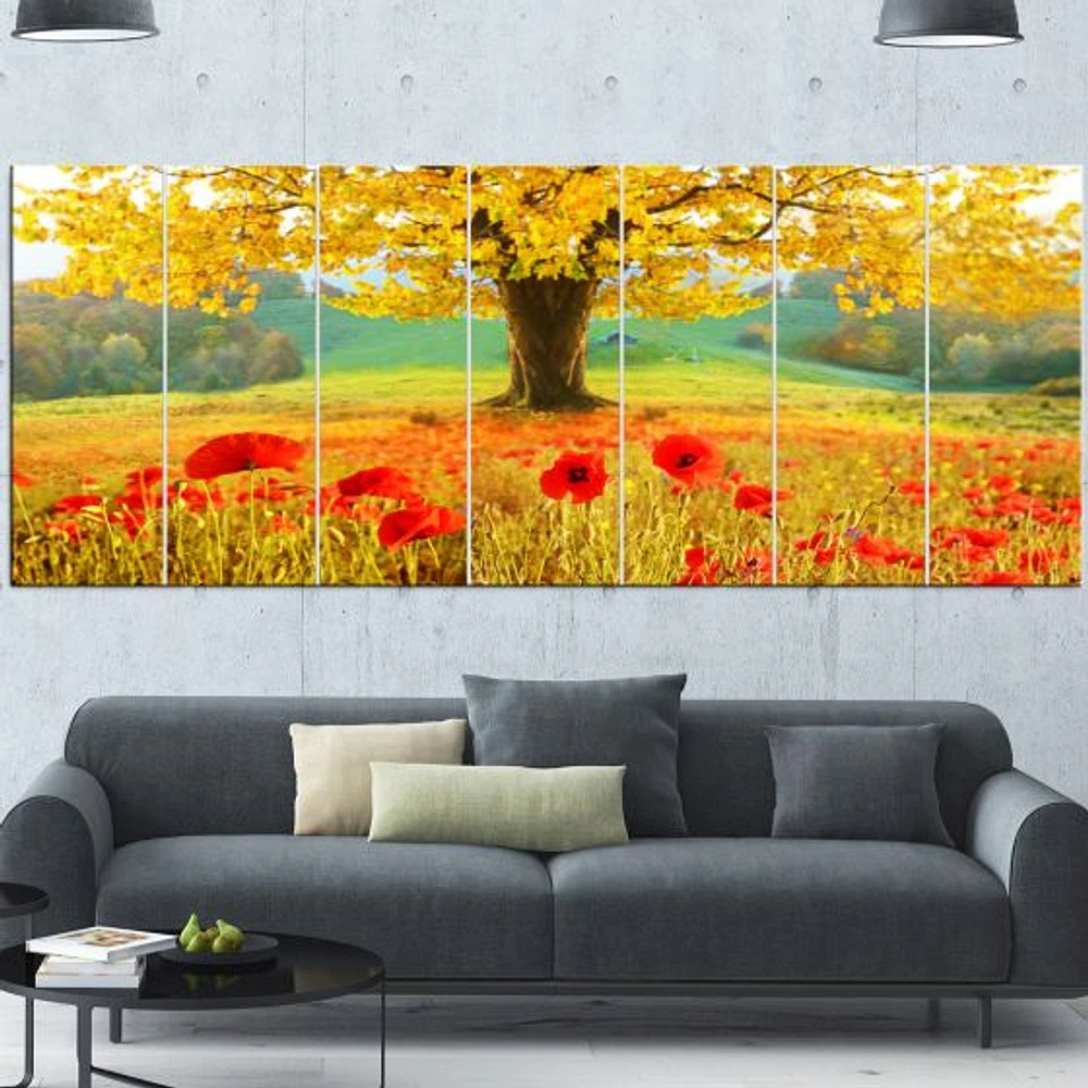 Toile « Beautiful Autumn Yellow Tree