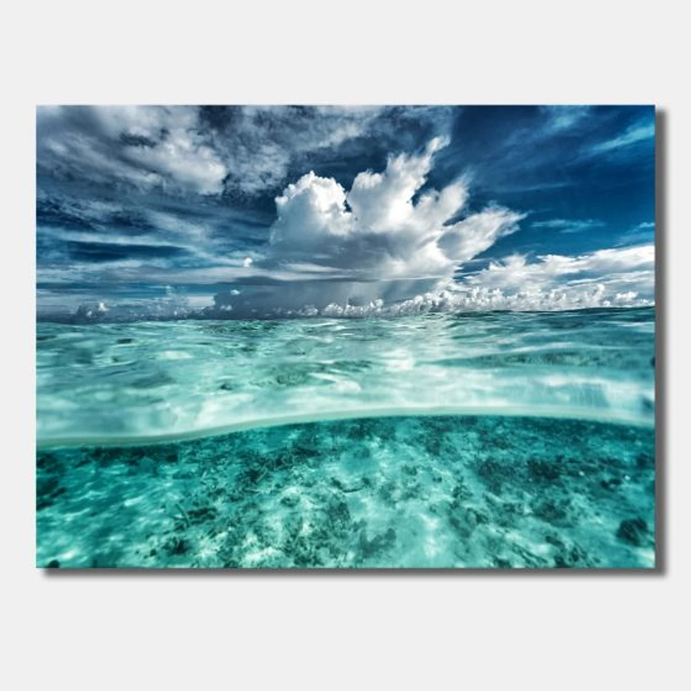 Toile « Amazing Underwater Seascape and Clouds »