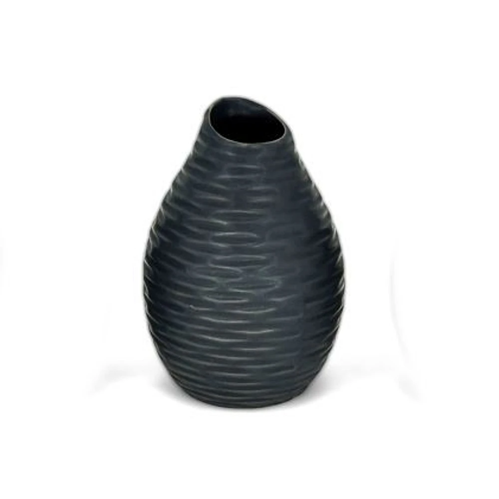 Petit vase texturé noir assorti par BIA