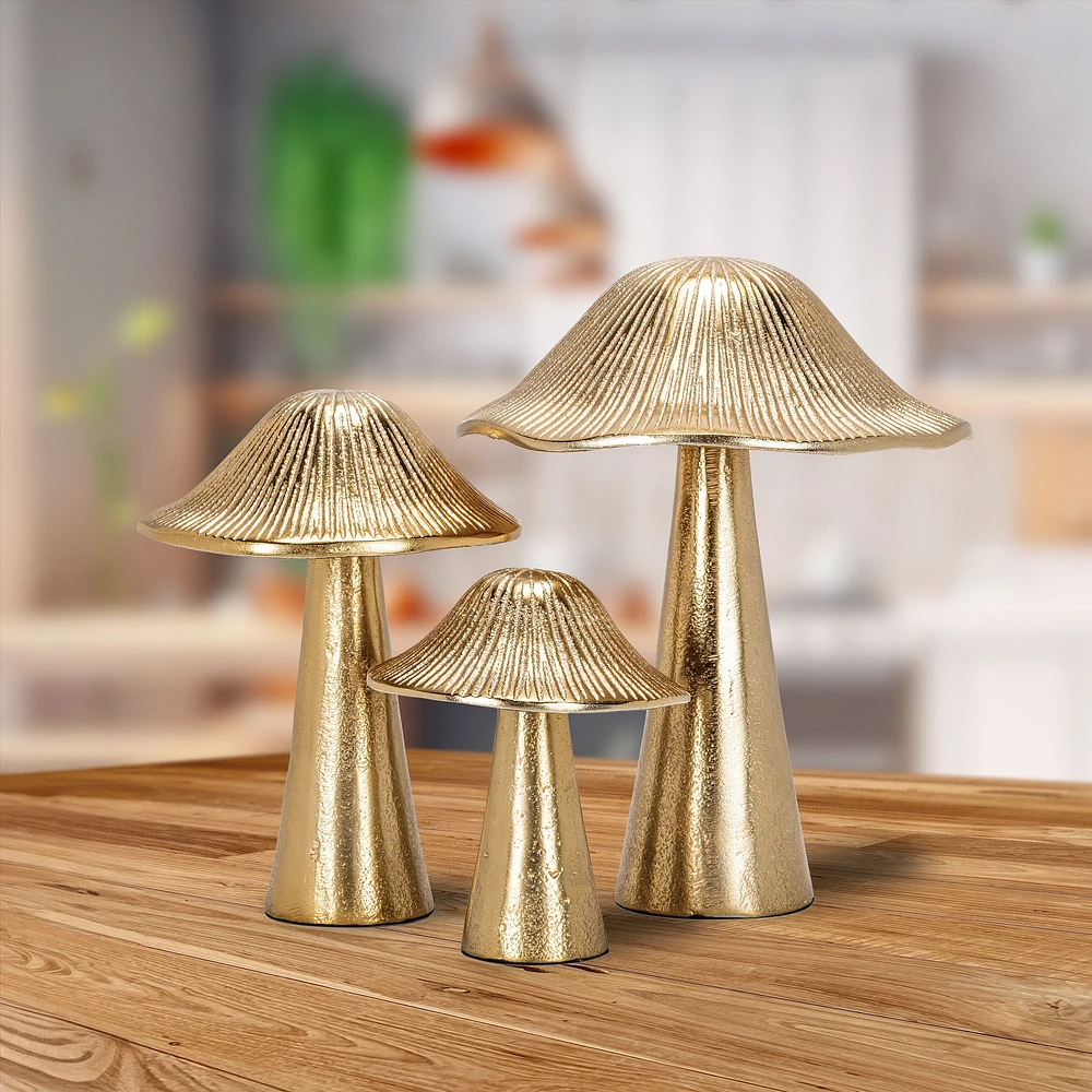 Ribbed Mushroom Decor - 6", Gold Metal