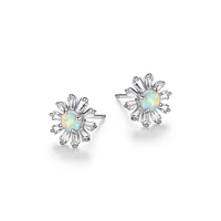 Clous d'oreilles en fleur en opale synthétique « Reign » en argent sterling et zircone cubique