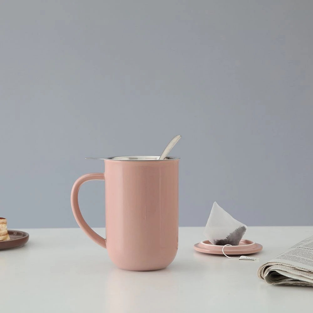 Tasse à thé rose « Minima Balance » par Viva