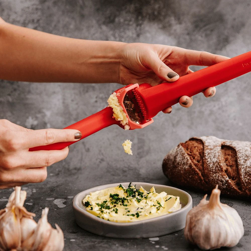 Dreamfarm Garject Garlic Press