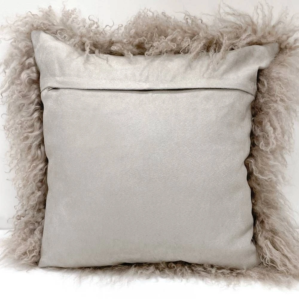 Coussin en fourrure d'agneau