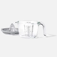 Ricardo Measuring Cup with Citrus Juicer