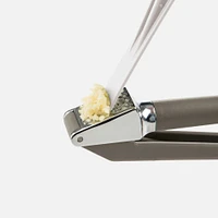 Ricardo Garlic Press with Cleaning Tool