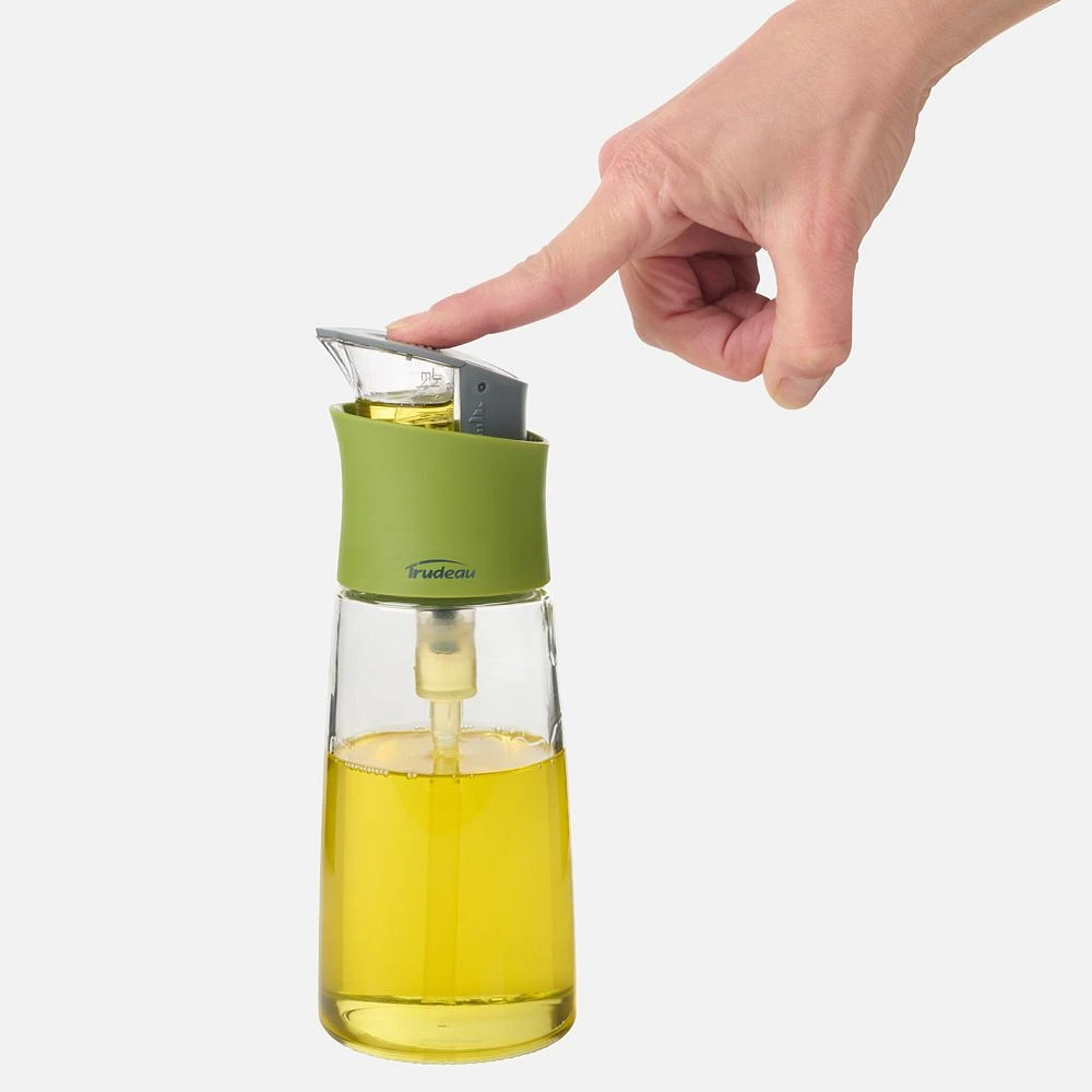 Trudeau Press & Measure Oil Bottle