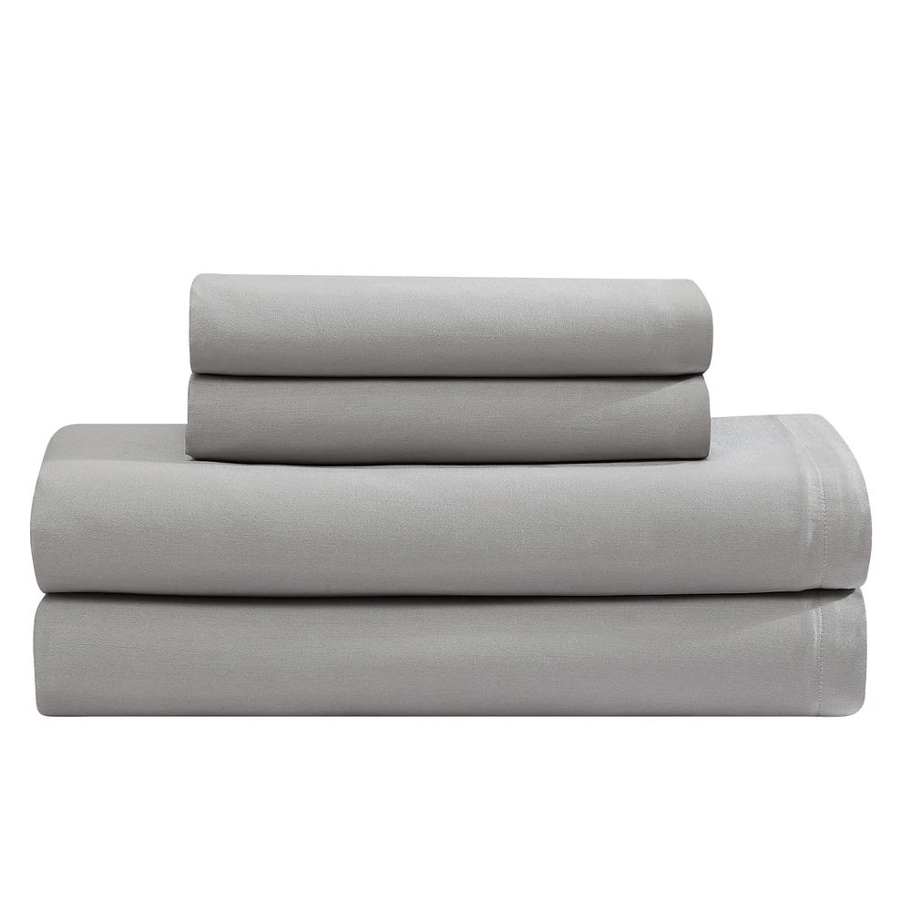 Pearl Edge Sateen T300 Sheet Set by Calvin Klein