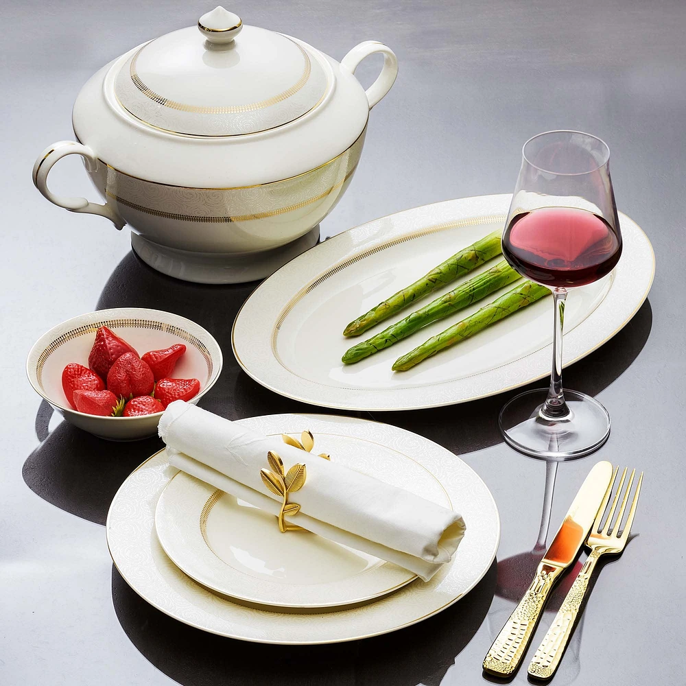 Rose 18-Piece Bone China Dinnerware Set by Brilliant