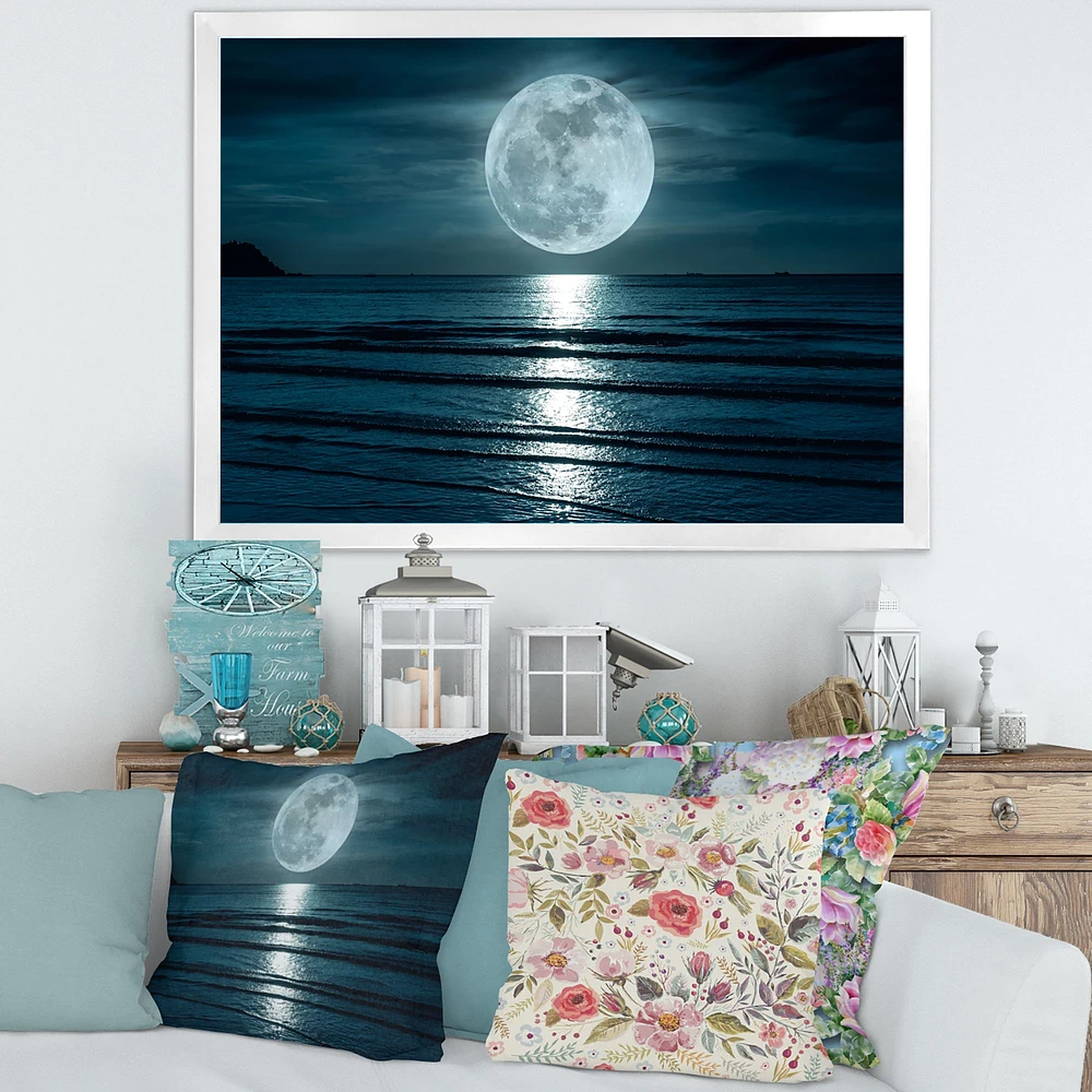 Toile « Super Moon Over The Sea I