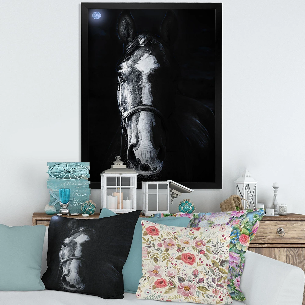 Toile « Horse Staring Sinister »